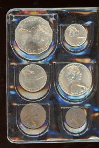 Image 4 for 1975 Australian Mint Set In Red Wallet